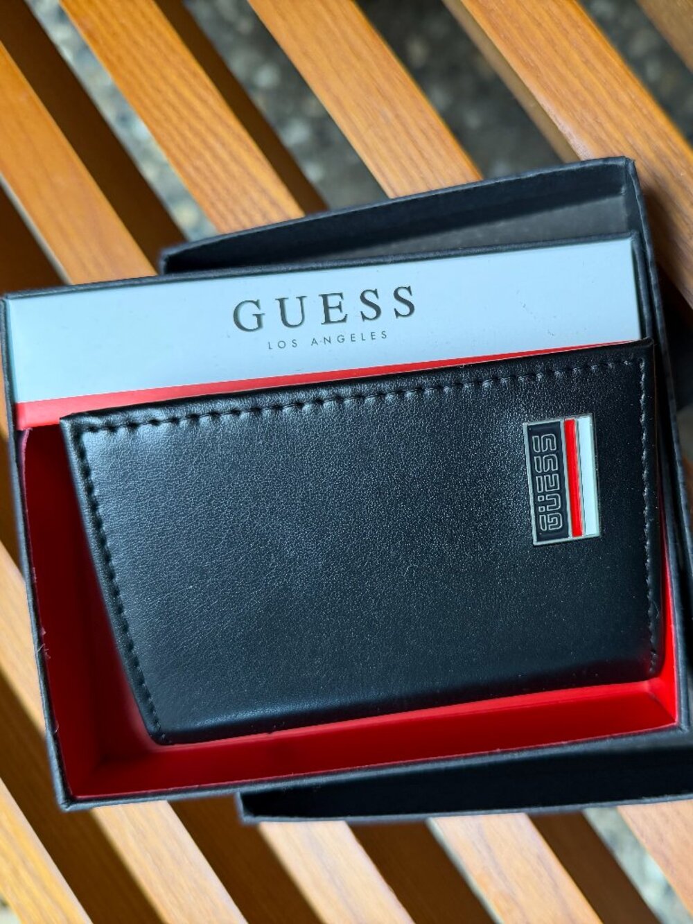 NIB Men's Guess Black Trifold Wallet